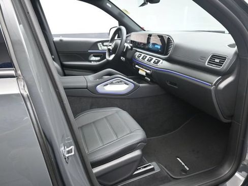 Used 2026 Mercedes-Benz GLS 450 4MATIC image 30
