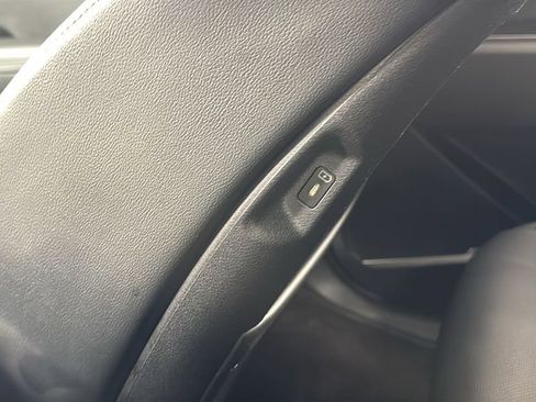 Used 2025 Kia Sportage X-Line w/ Premium Package image 38