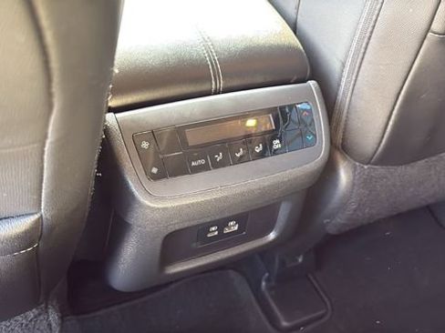 Used 2024 Nissan Pathfinder SL image 16