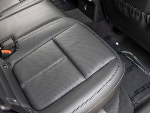 Certified 2026 Porsche Macan AWD/4WD image 58