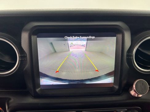 Used 2021 Jeep Wrangler Unlimited Sahara AWD/4WD image 14