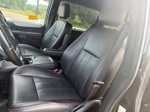 Used 2017 Dodge Grand Caravan GT FWD image 10