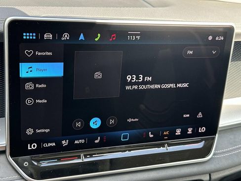 New 2025 Volkswagen Tiguan SE image 21