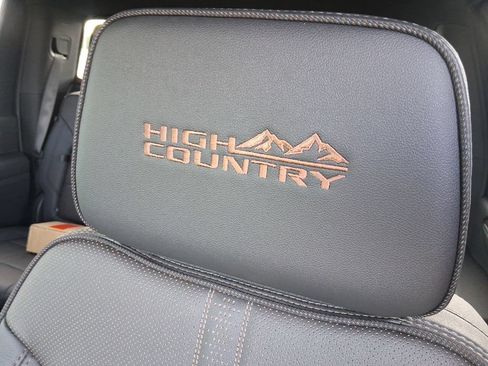 Used 2026 Chevrolet Silverado 2500 High Country w/ Midnight Edition AWD/4WD image 11