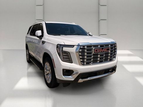 Used 2025 GMC Yukon Denali AWD/4WD image 3