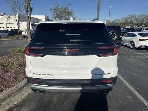 Certified 2025 GMC Acadia Elevation image 9