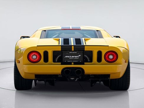 Used 2006 Ford GT RWD image 6