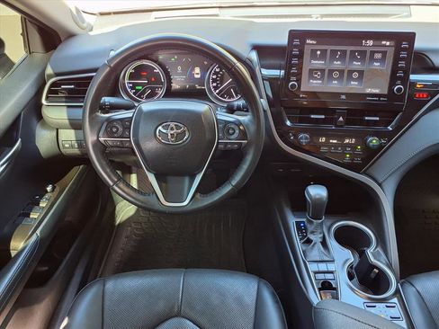 Used 2022 Toyota Camry XLE image 14