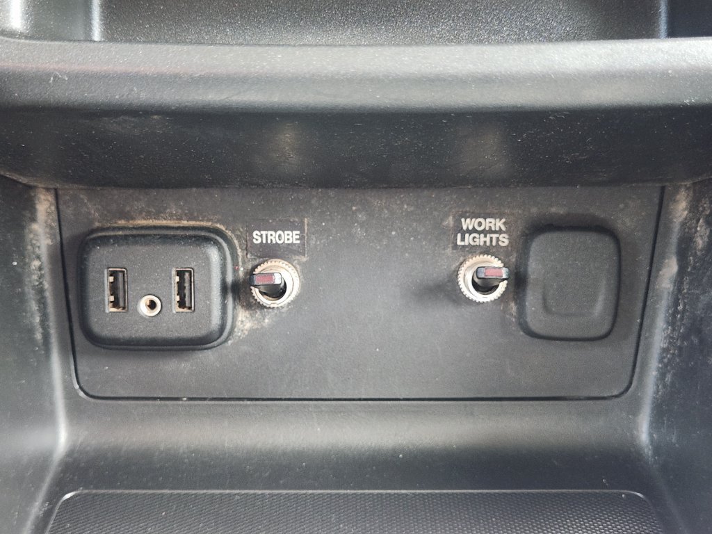 Used 2022 Chevrolet Colorado LT w/ Fleet Safety Package RWD image 22