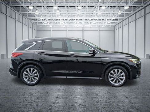 Used 2019 INFINITI QX50 Luxe w/ Navigation Package FWD image 6