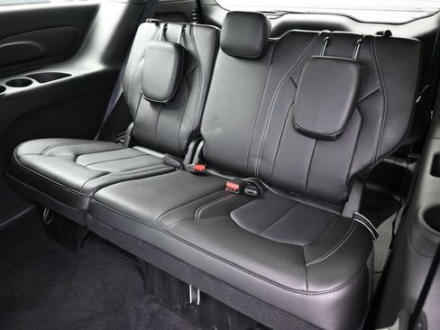 New 2026 Chrysler Pacifica Select image 29