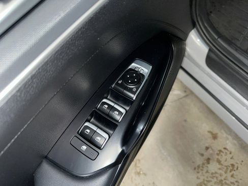 Used 2023 Kia K5 GT-Line image 9