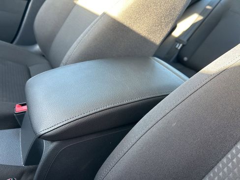 Used 2015 Volkswagen Jetta S image 36