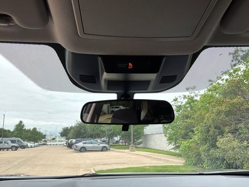 Used 2025 Nissan Rogue SV FWD image 18