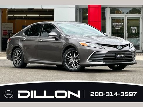 Used 2024 Toyota Camry XLE w/ Cold Weather Package FWD image 1