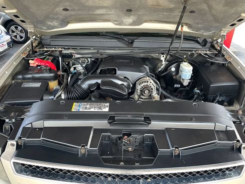 Used 2009 Chevrolet Avalanche LS AWD/4WD image 15