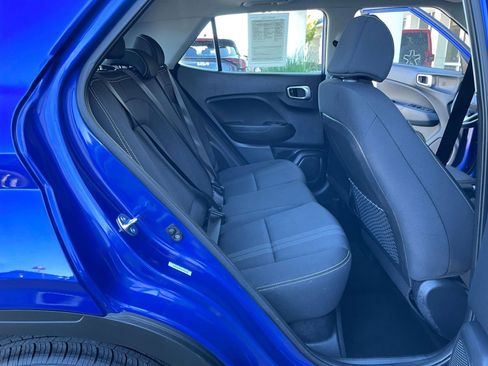 Used 2025 Hyundai Venue SEL image 27
