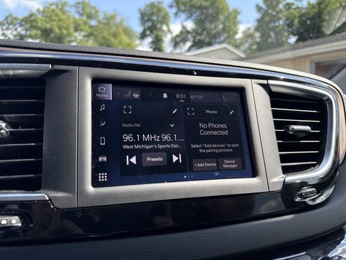 Used 2023 Chrysler Voyager LX FWD image 16