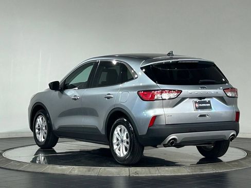 Used 2022 Ford Escape SE w/ Cold Weather Package FWD image 7