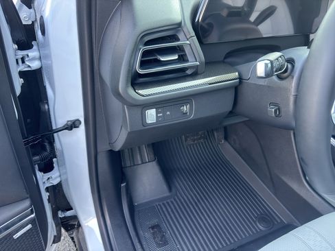 New 2026 Chevrolet Traverse High Country w/ LPO, Floor Liner Package FWD image 15