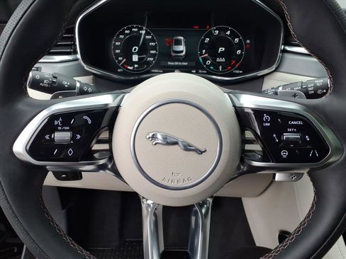 Certified 2024 Jaguar F-PACE SVR image 11