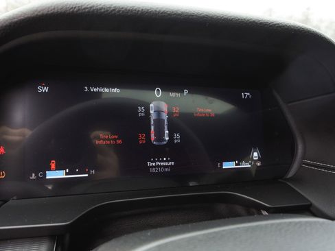 Used 2024 Jeep Grand Cherokee Altitude image 17