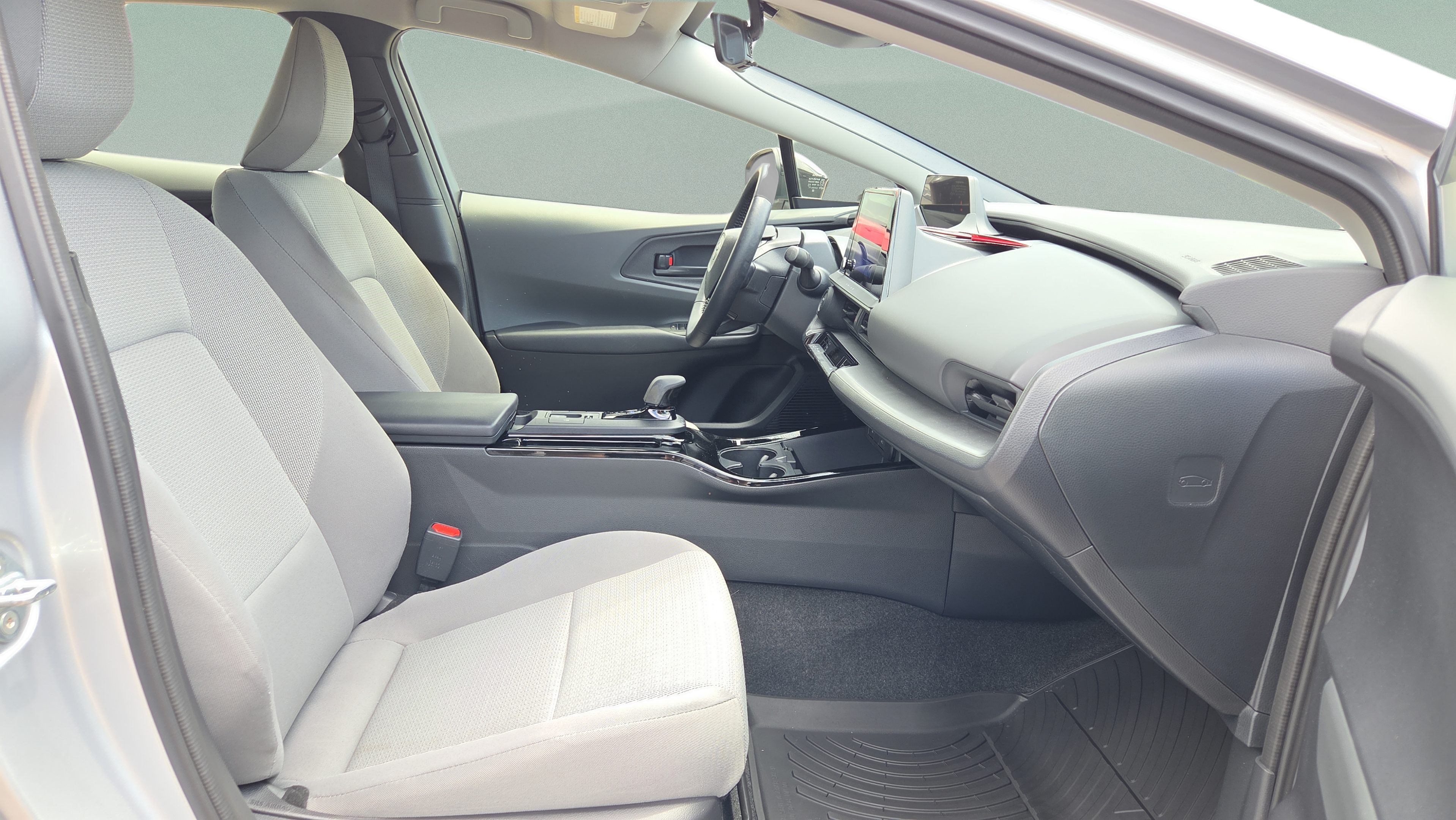 Certified 2026 Toyota Prius LE FWD image 16