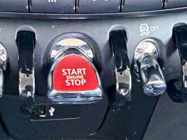 Used 2024 MINI Cooper 2-Door Hardtop w/ Storage Package FWD image 34