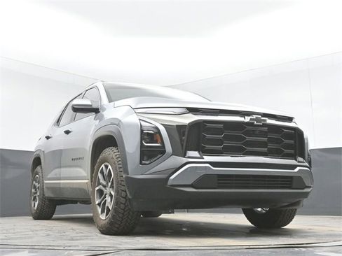 Used 2025 Chevrolet Equinox ACTIV w/ Safety and Technology Package image 42