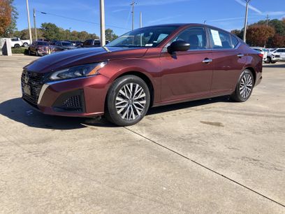 Used 2024 Nissan Altima 2.5 SV
