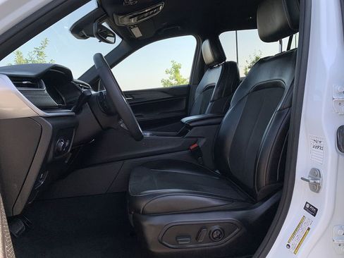 Used 2024 Jeep Grand Cherokee L Laredo image 29