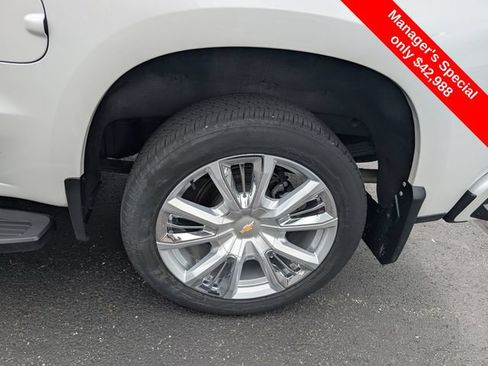 Used 2023 Chevrolet Silverado 1500 High Country w/ High Country Premium Package AWD/4WD image 24
