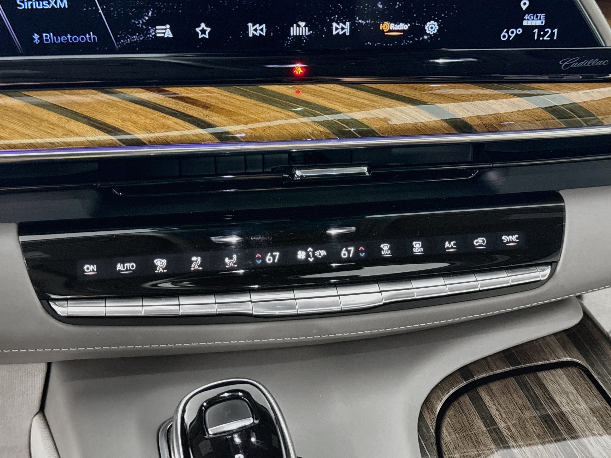 Used 2021 Cadillac Escalade ESV Sport Platinum w/ LPO, ONYX Package AWD/4WD image 18
