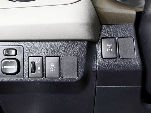 Used 2013 Toyota RAV4 LE image 36