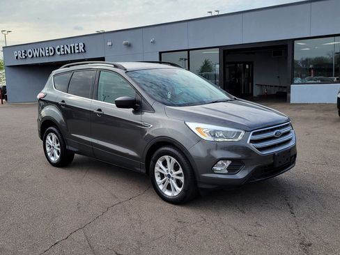 Used 2017 Ford Escape SE w/ Equipment Group 201A FWD image 31