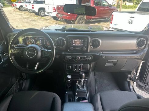 Used 2020 Jeep Wrangler Sport AWD/4WD image 17