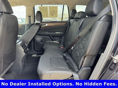 Used 2025 Volkswagen Atlas SE FWD image 25