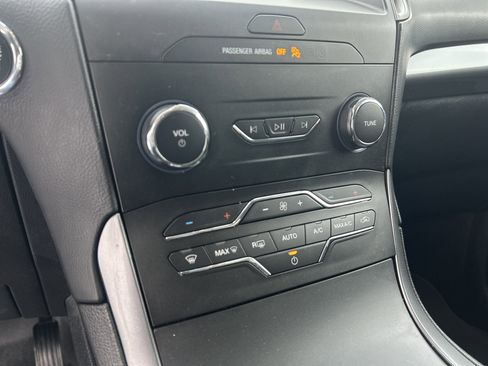 Certified 2020 Ford Edge SE image 20