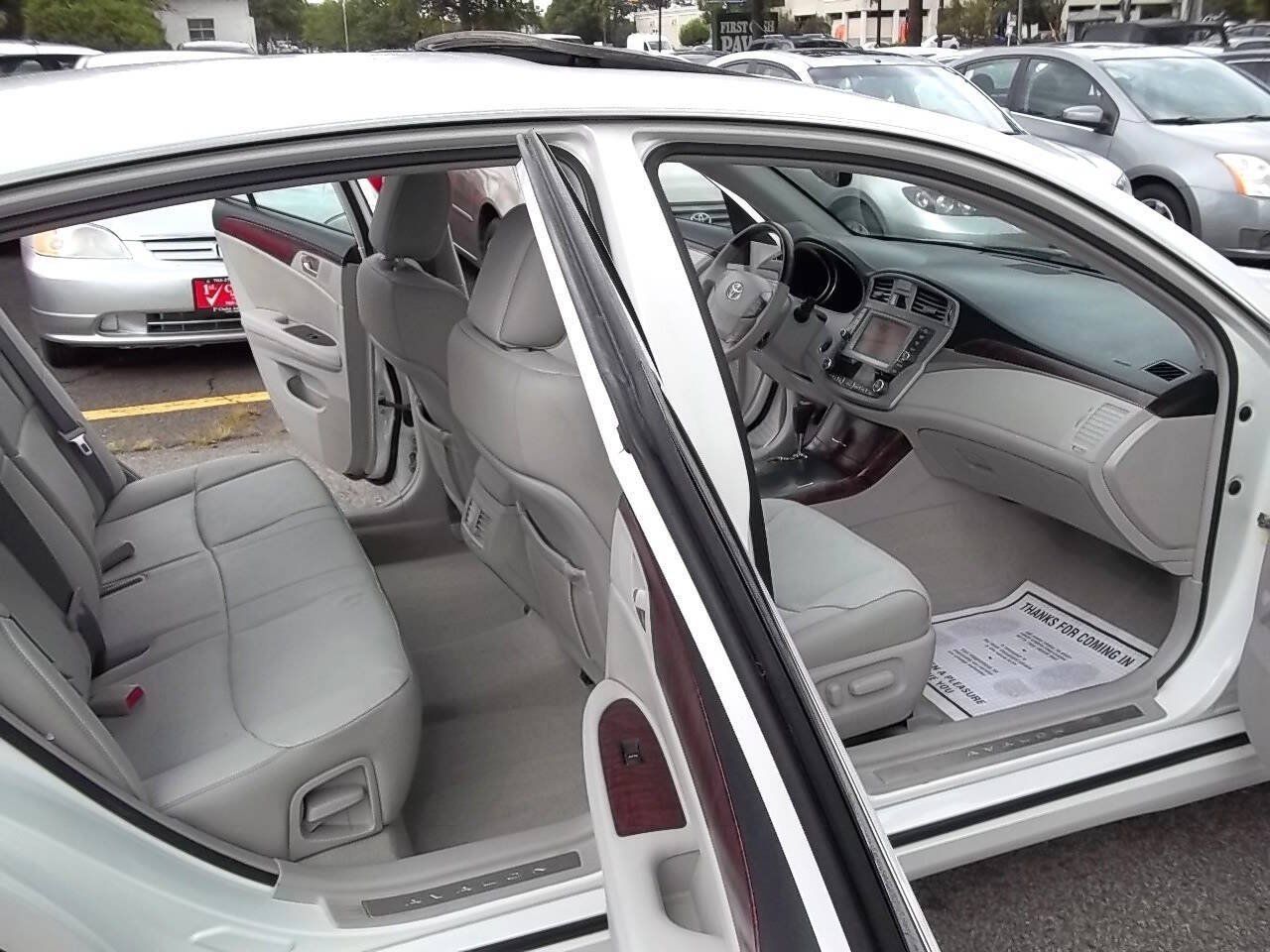 Used 2011 Toyota Avalon Limited FWD image 10