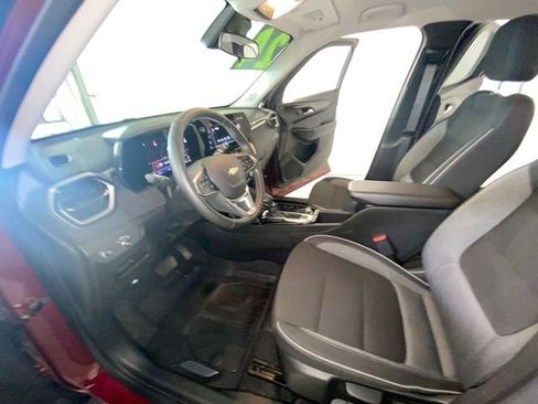Used 2024 Chevrolet TrailBlazer LT w/ LT Cold Weather Package FWD image 27