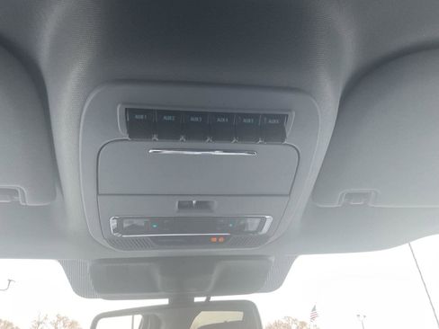 Used 2023 Ford F350 Lariat w/ Chrome Package image 22