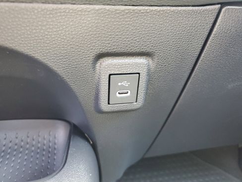 Used 2025 Toyota Corolla LE image 21