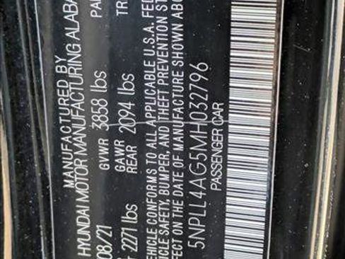 Used 2021 Hyundai Elantra SE image 23