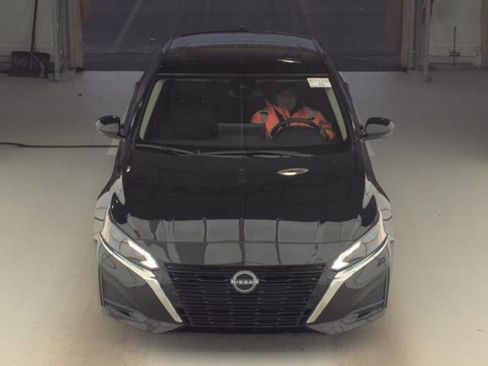 Used 2023 Nissan Altima 2.5 SL FWD image 3