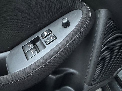 Used 2015 Nissan 370Z Coupe image 23