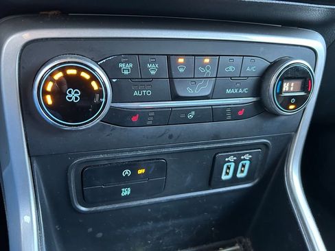 Used 2020 Ford EcoSport Titanium image 26