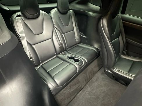 Used 2018 Tesla Model X 75D image 21