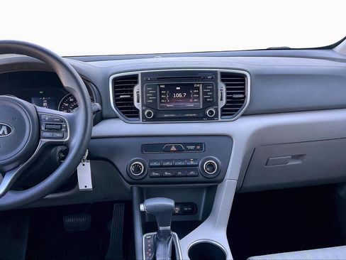 Used 2017 Kia Sportage LX image 6