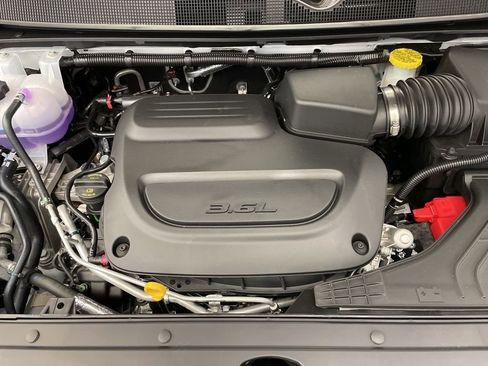 New 2026 Chrysler Pacifica Select FWD image 18