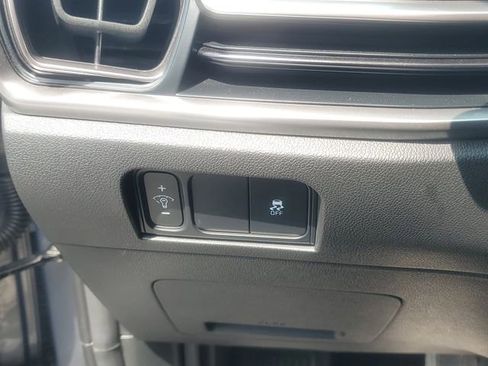 Used 2024 Kia Sorento S FWD image 28